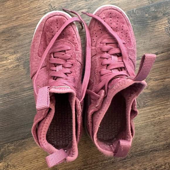 Nike Air Force High Sneakers - Picture 2 of 3